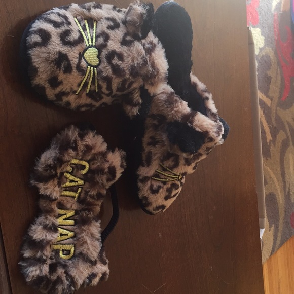 dearfoams Shoes - Dear foam kitty slipper set new without tags